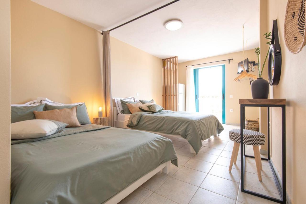 Puerto Seaside Rooms Akhladheri Exterior photo
